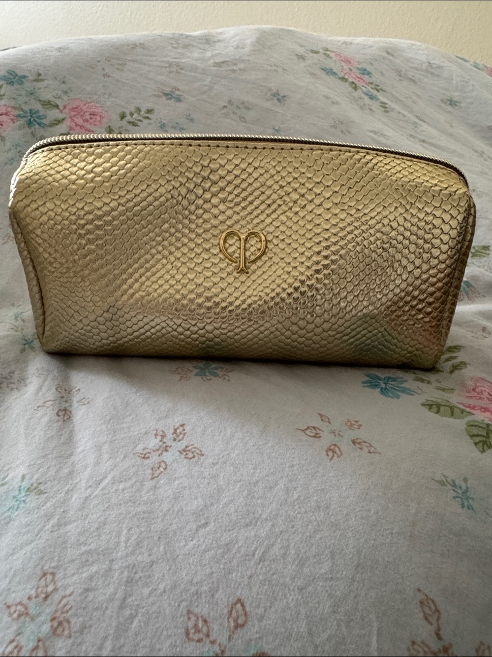 cle de peau Metallic Gold Snake-Texture Cosmetic Pouch